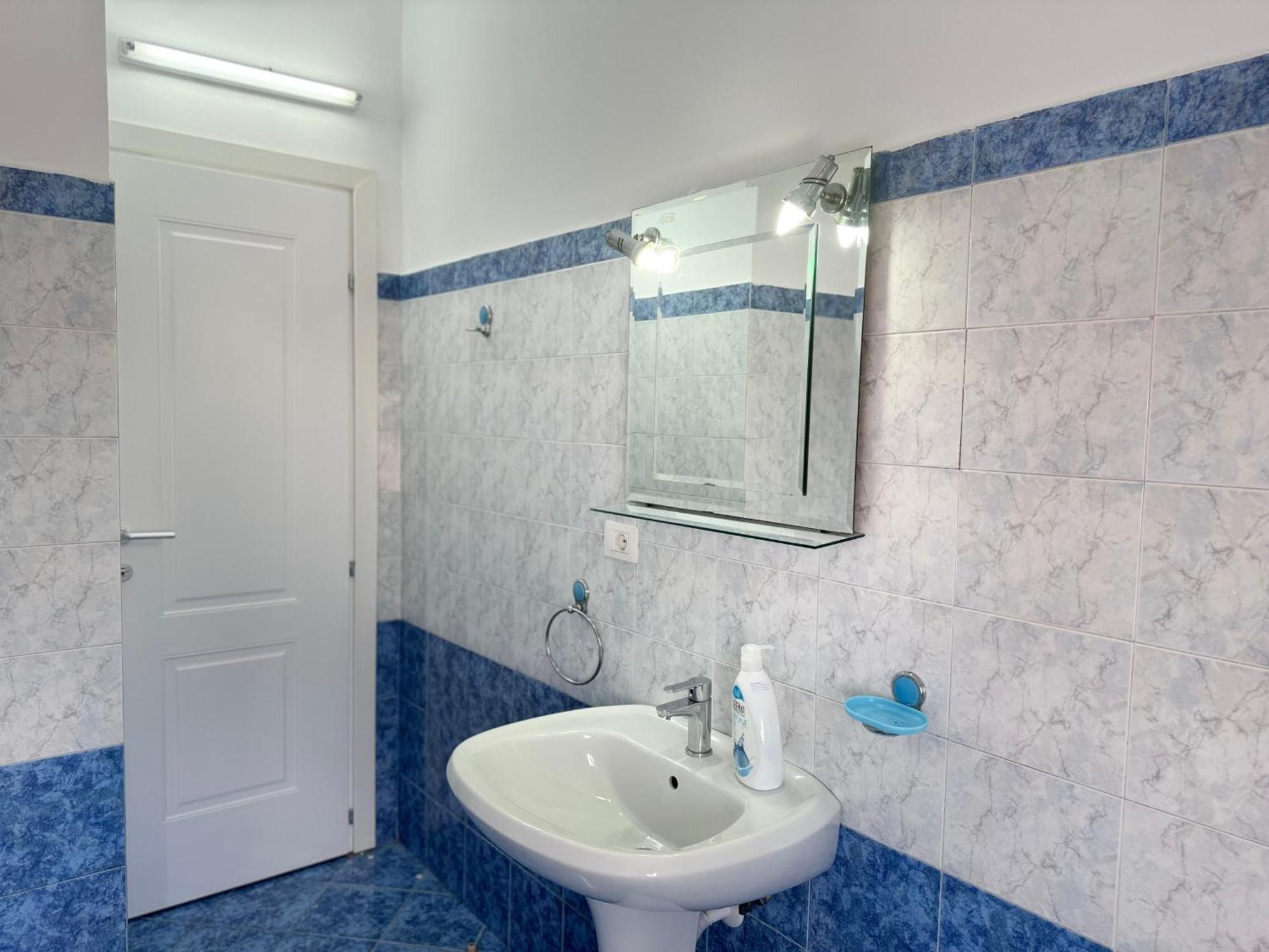 Golden Dublex Tirana Apartment Ngoại thất bức ảnh