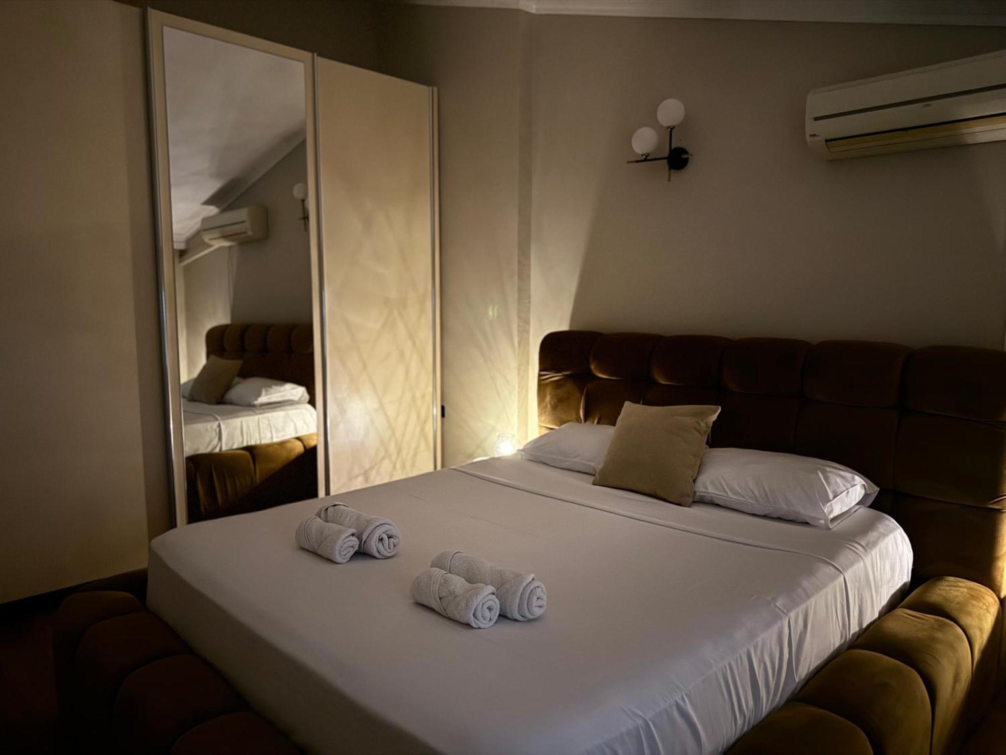 Golden Dublex Tirana Apartment Ngoại thất bức ảnh