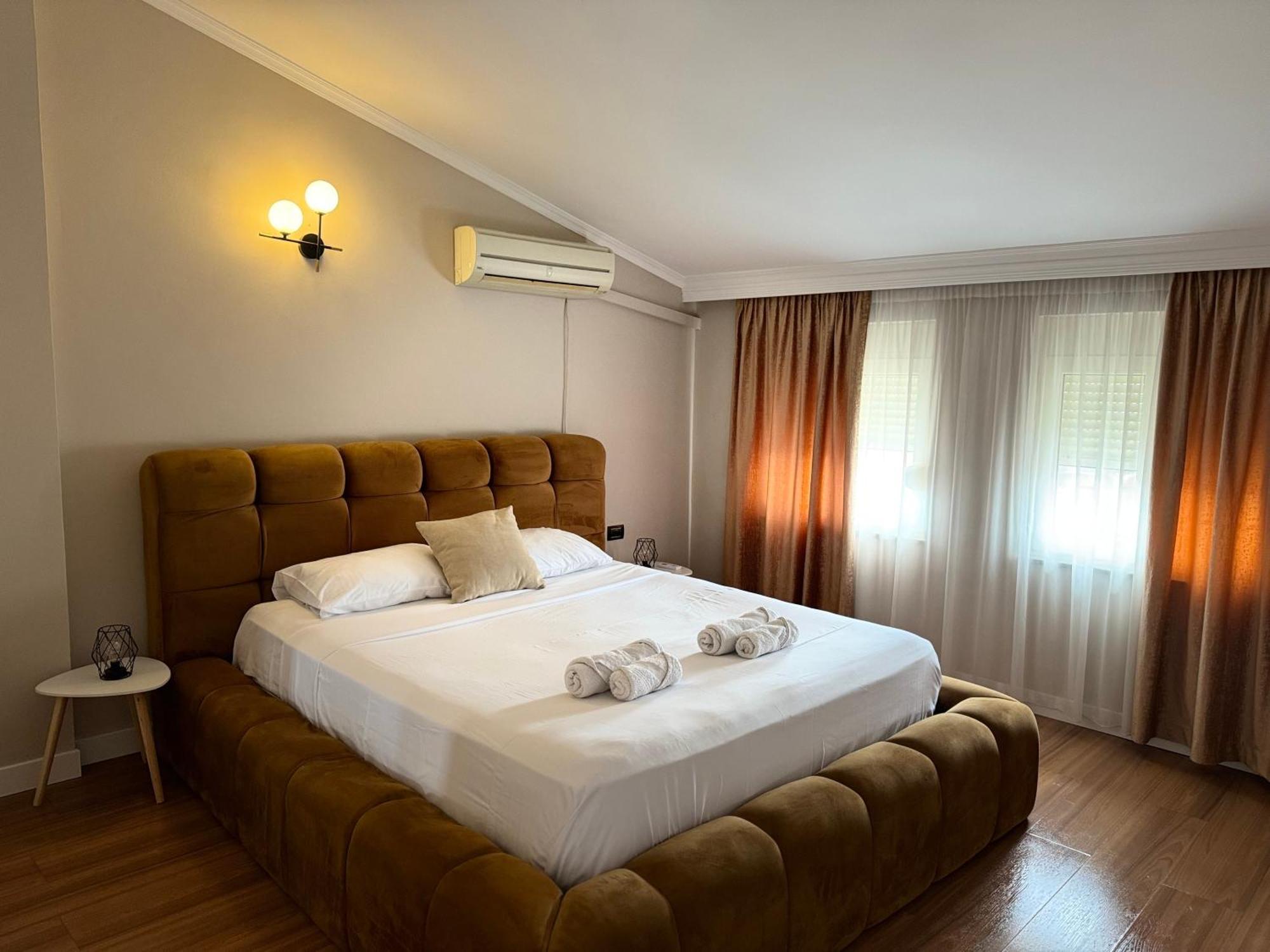 Golden Dublex Tirana Apartment Ngoại thất bức ảnh