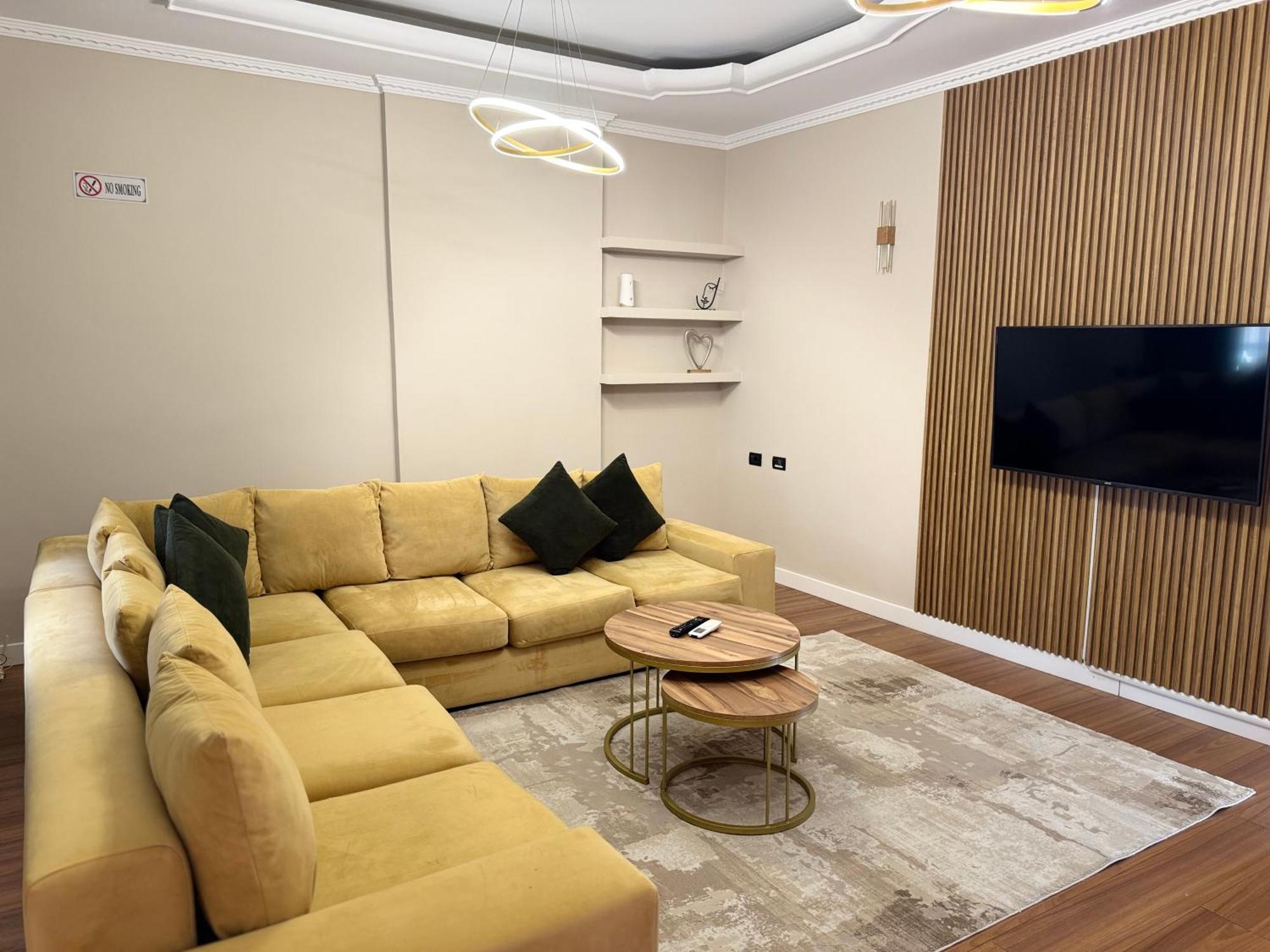 Golden Dublex Tirana Apartment Ngoại thất bức ảnh