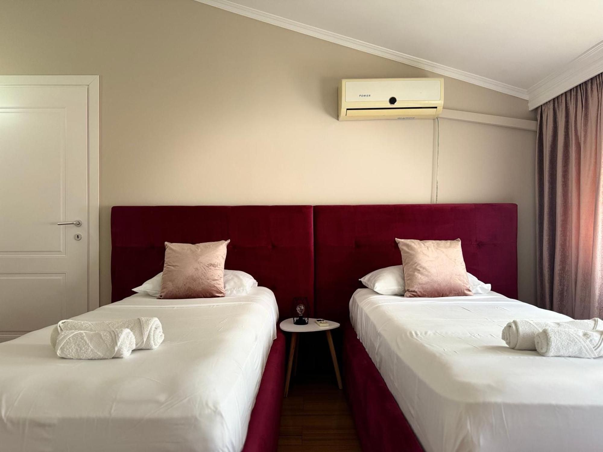 Golden Dublex Tirana Apartment Ngoại thất bức ảnh